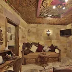 Old Town Stone House מלון 4*