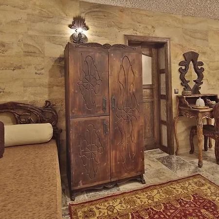 Hotel Old Town Stone House 2*