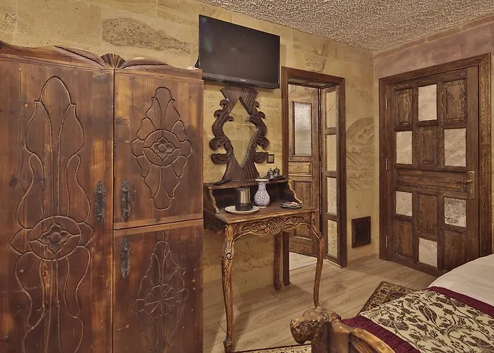 Old Town Stone House 4*